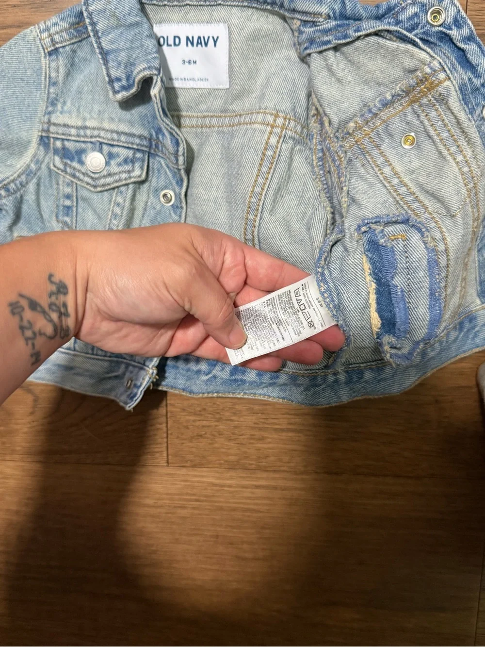 Old Navy Baby Girl Jean Jacket Size 3-6 Month